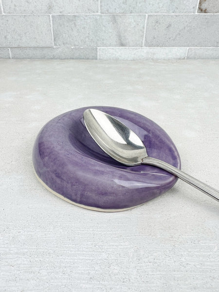 SCALLOPED SPOON REST – SUGARHOUSE CERAMIC CO.